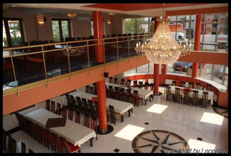 Vinci Hotel Airport Modlniczka Restaurant photo